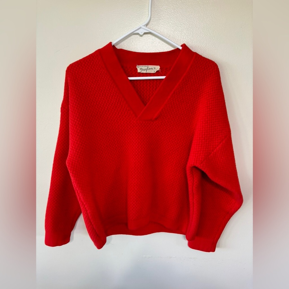 Vintage Women’s 100% Wool Made In Switzerland (RARE LIKE NEW CONDITION!)